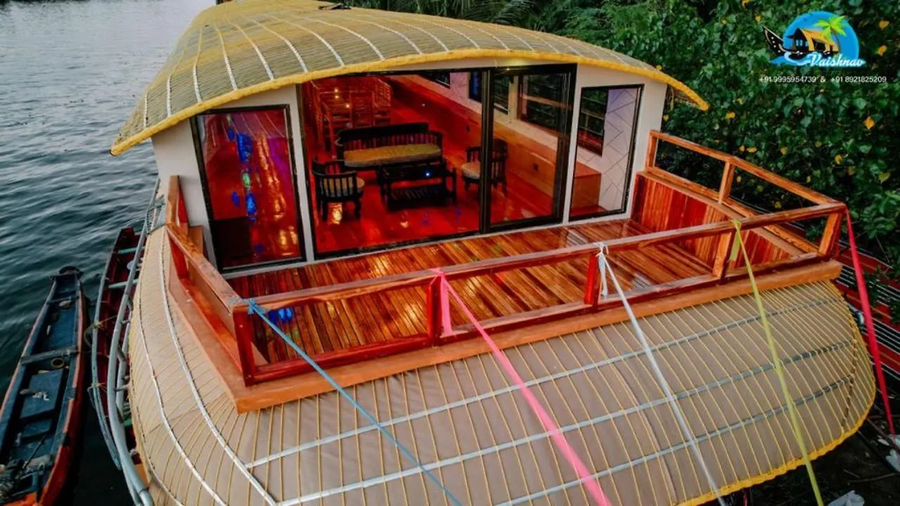 Vaishnav Tours Hotel Alappuzha Botel