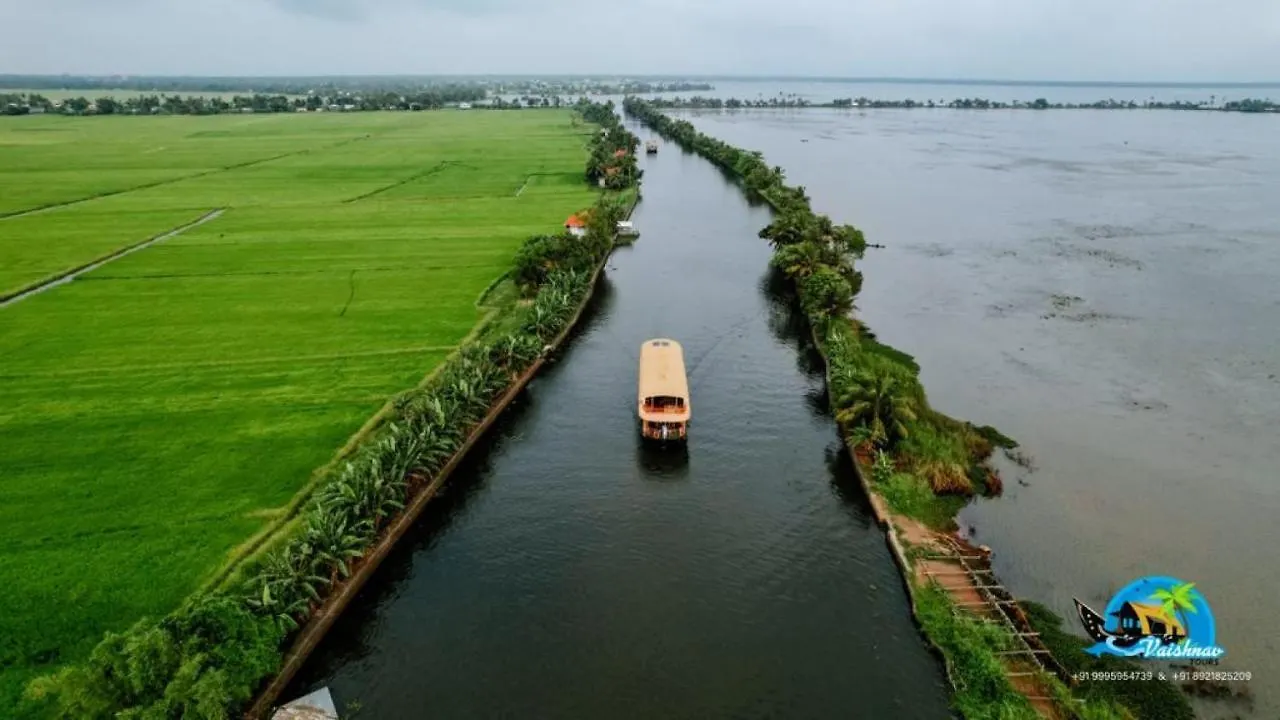 Vaishnav Tours Hotel Alappuzha