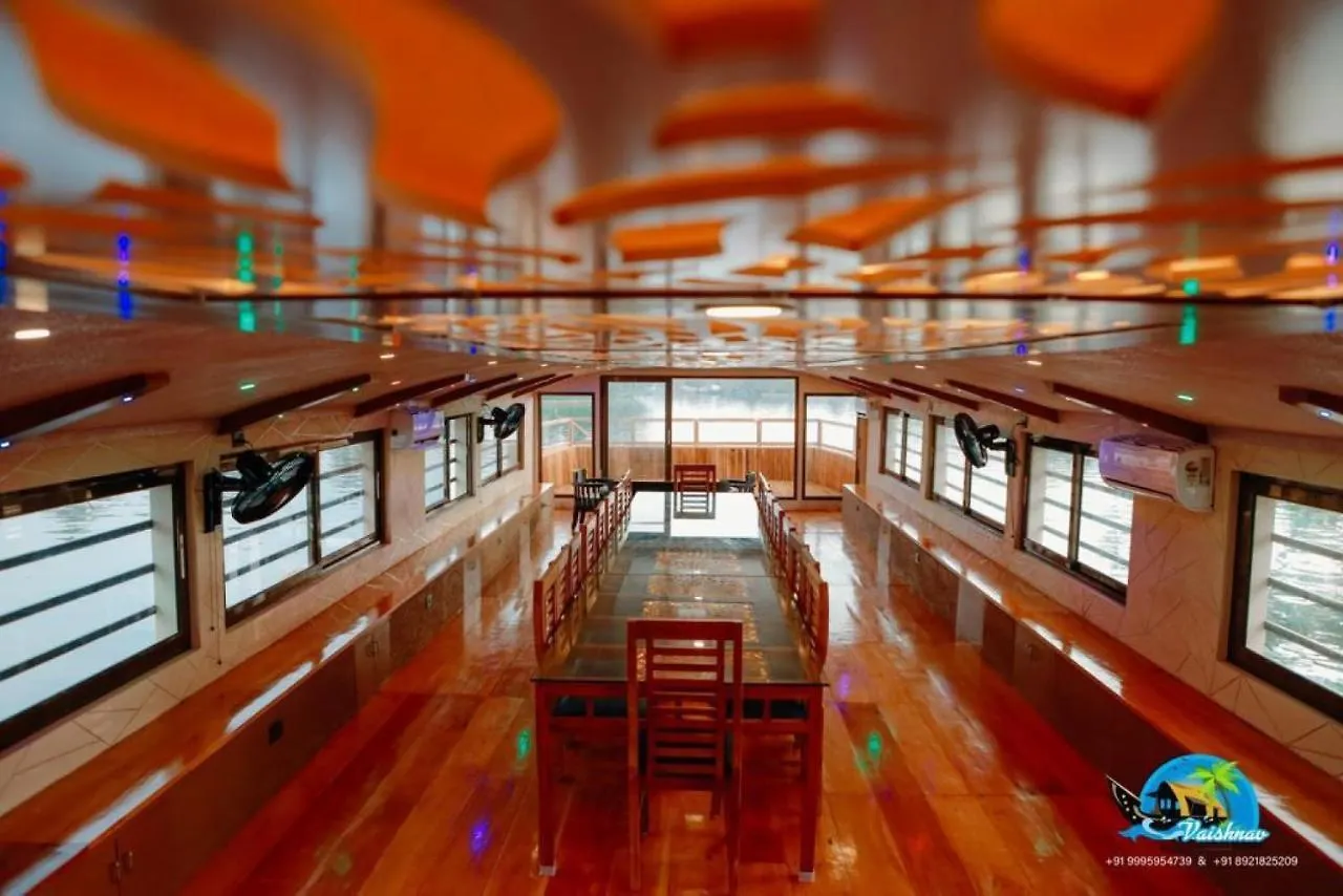Vaishnav Tours Hotel Alappuzha Botel