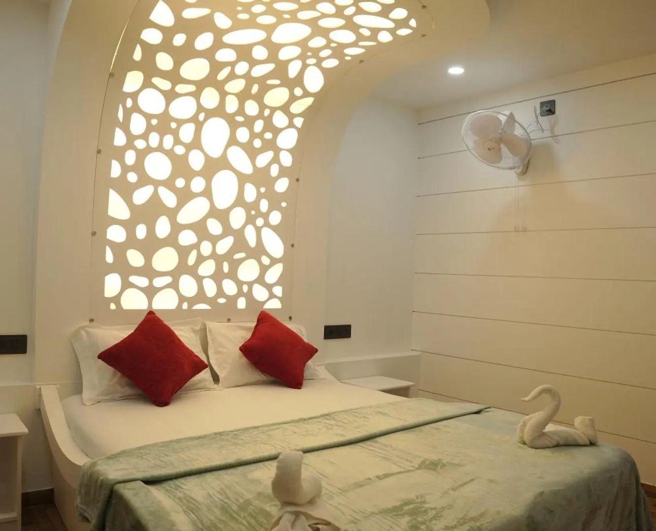 Vaishnav Tours Hotel Alappuzha Botel