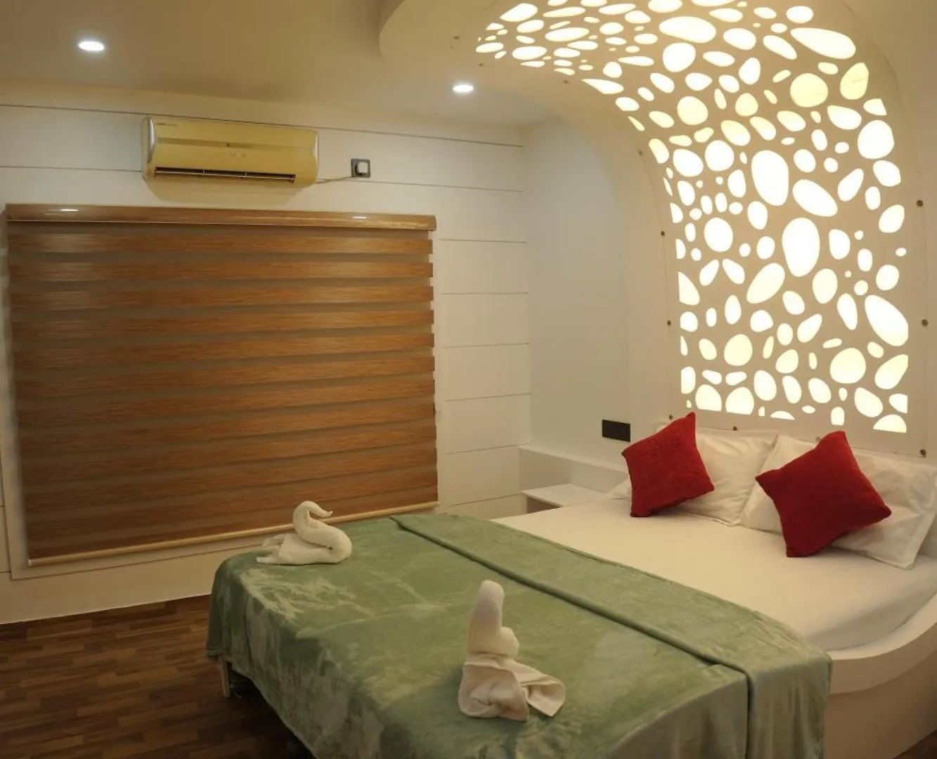 Vaishnav Tours Hotel Alappuzha Botel
