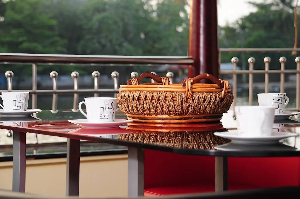 Vaishnav Tours Hotel Alappuzha Botel